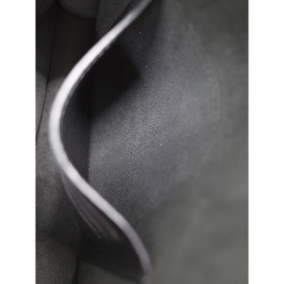 Louis Vuitton Pochette Lock Me Chain Black - Picture 6 of 9